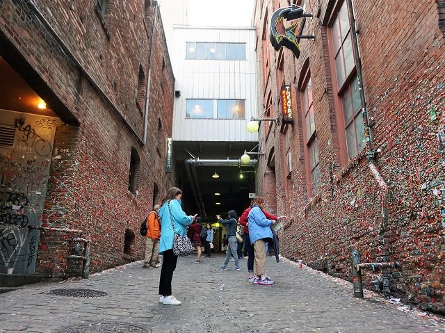 Seattle Gum Wall - A Sticky Seattle Attraction • Travel Tales of Life