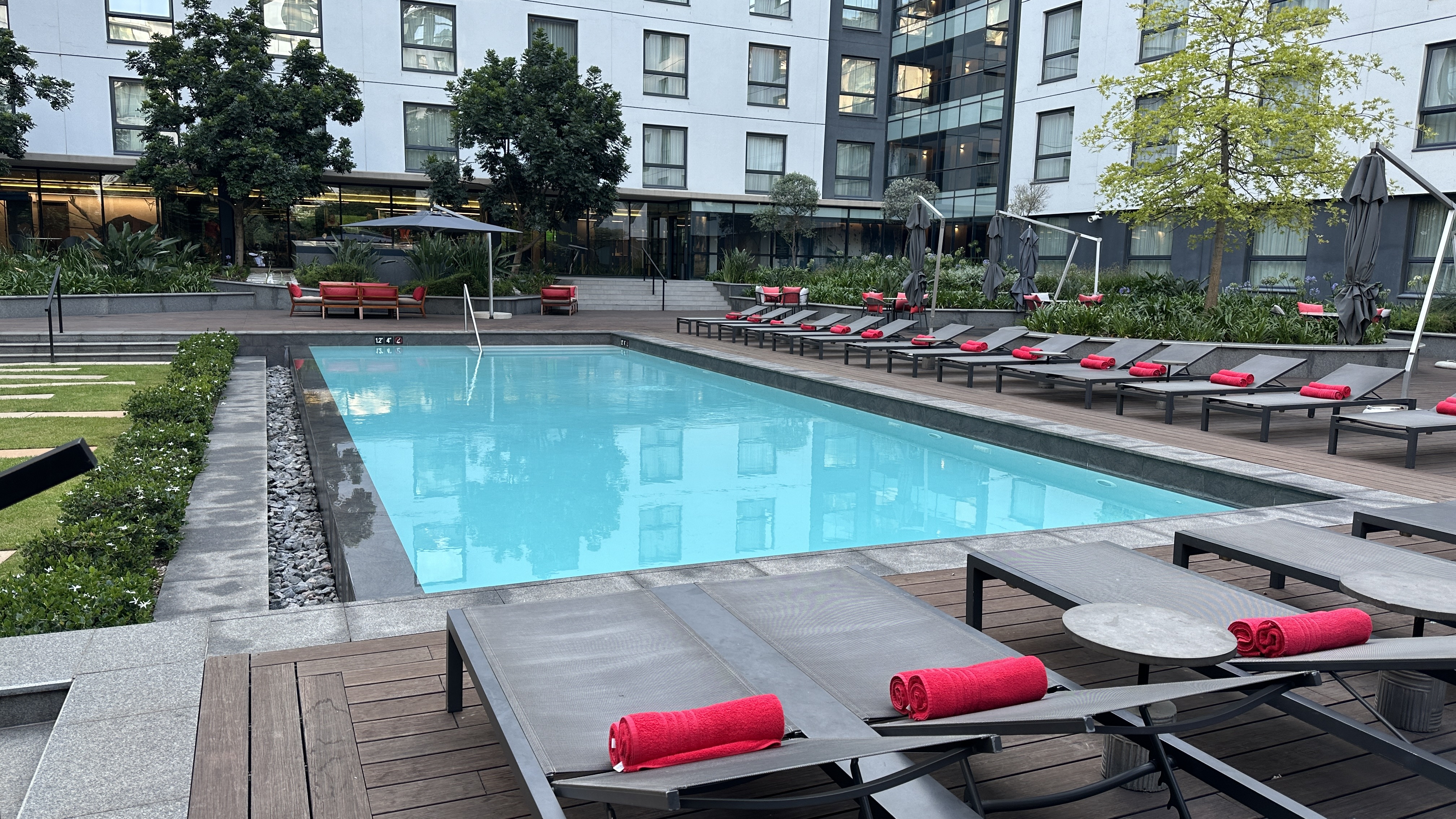 Johannesburg Marriott Hotel Melrose Arch pool