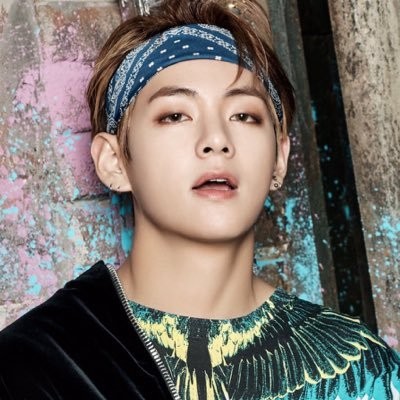 Check out this fantastic collection of bts v wallpaper wallpapers, with 40 bts v wallpaper background images for your. 20 fakta V BTS yang belum kamu ketahui | Trax FM