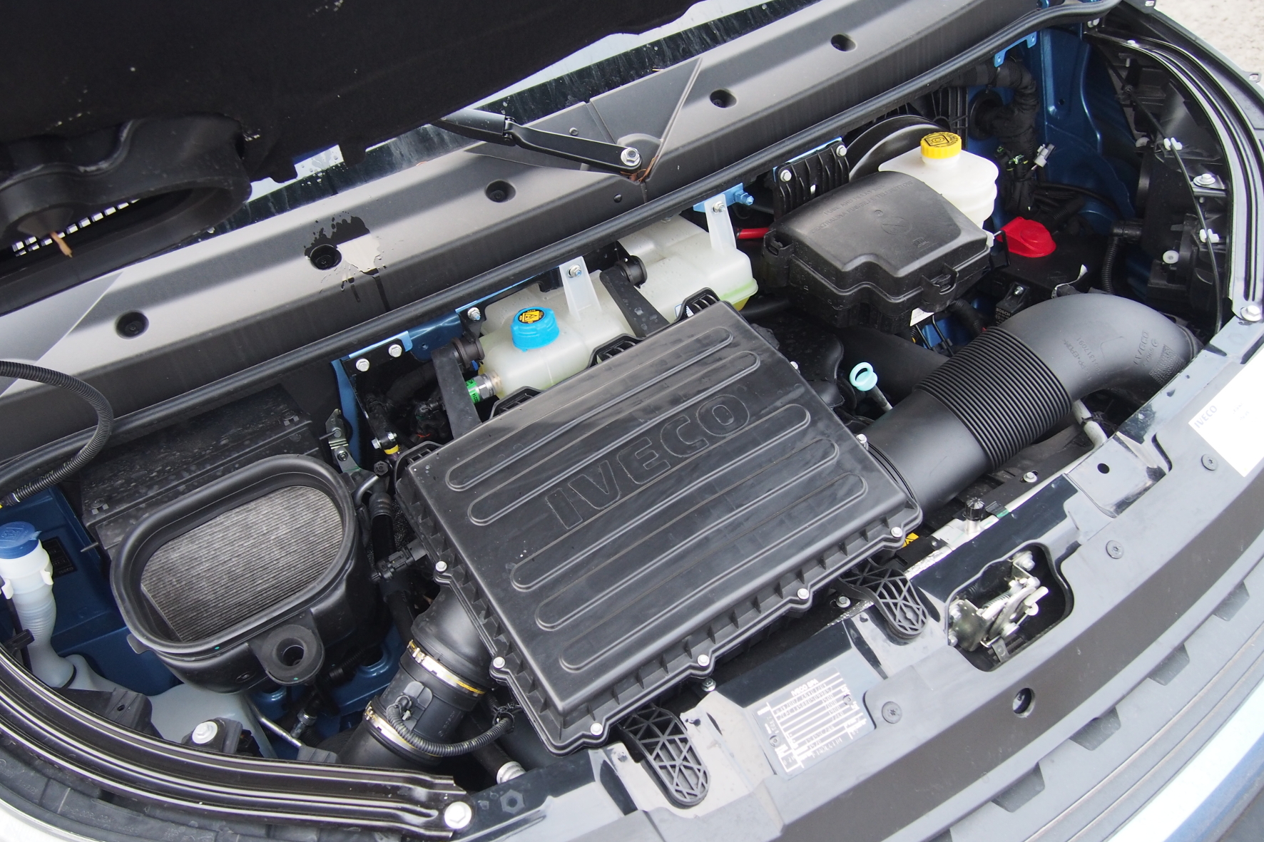 Der längs montierte 2,3-Liter-Vierzylinder reicht mit 120 PS im Nahverkehr vollends. © Wolfgang Tschakert / mid / TRD