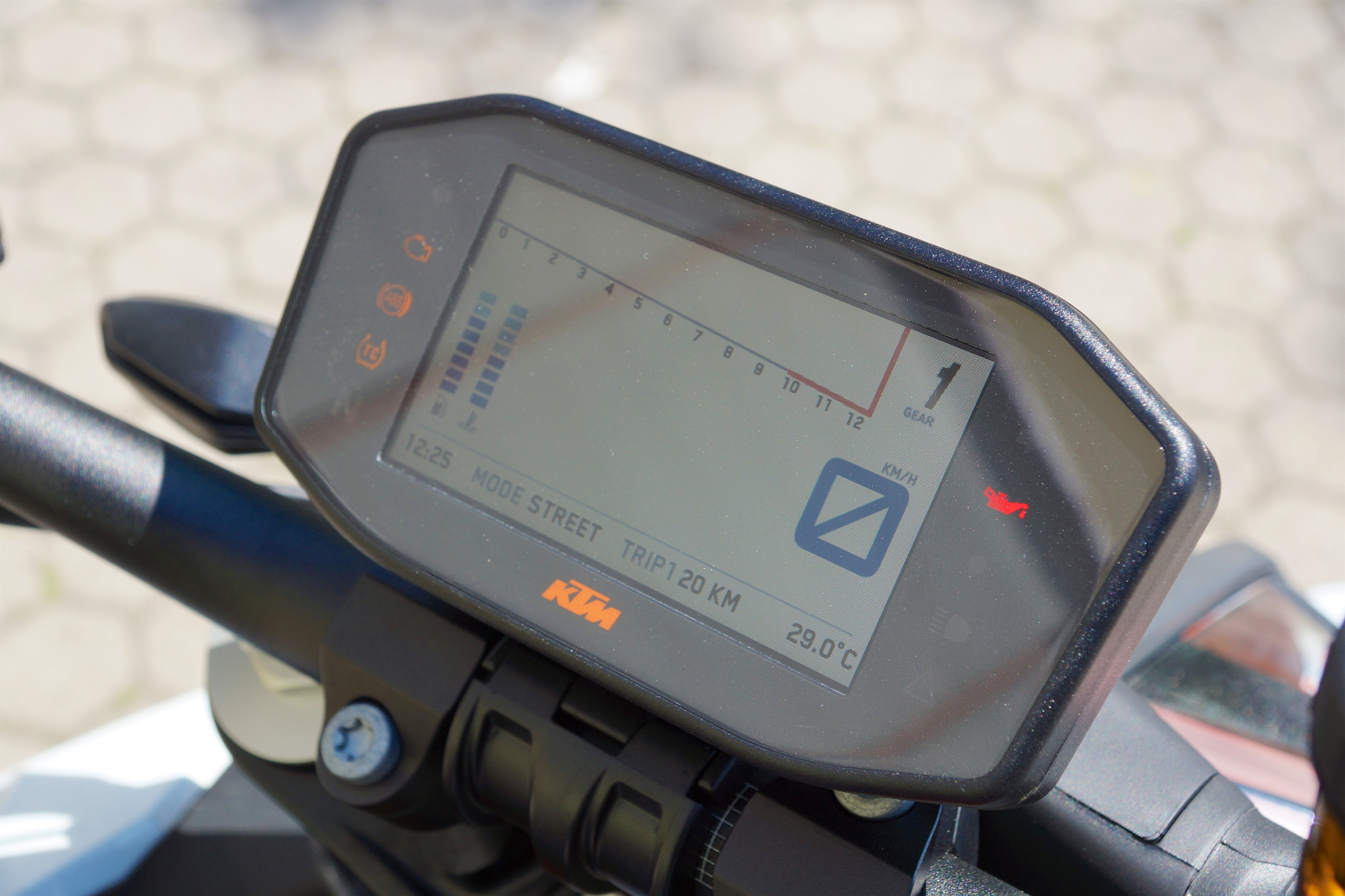 Bei den Anzeigen setzt KTM voll auf digital. © Ralf Schütze / mid / TRD Motorrad
