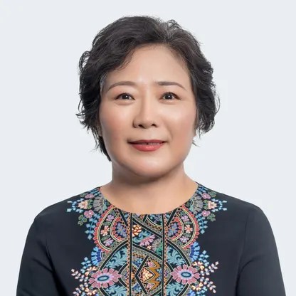 Who is the richest female realtor?