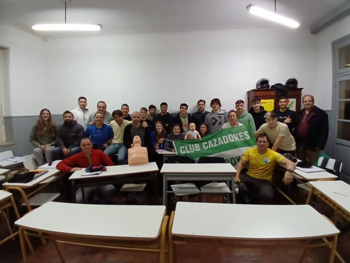 Generosa donación de torsos para prácticas de RCP en escuela de Guardavidas del CEF Nº 4