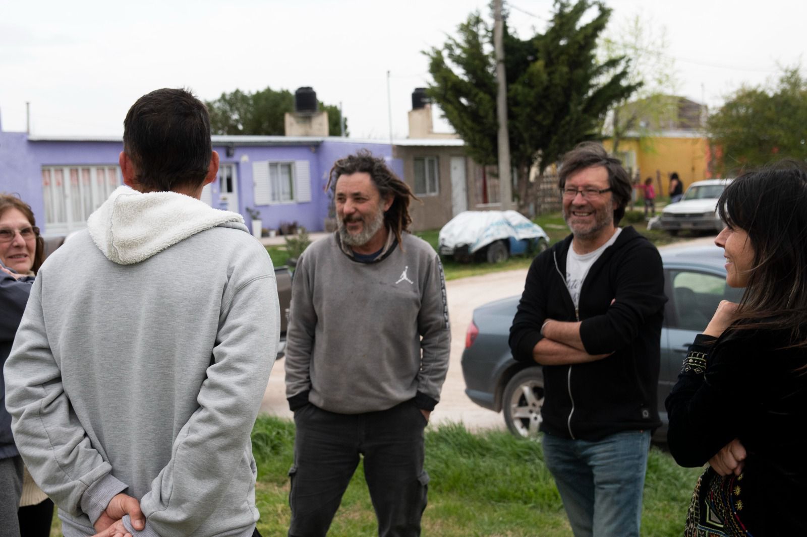 Candidatos de Union por la Patria presentes en una recorrida para trabajar en conjunto con los vecinos Claromecó