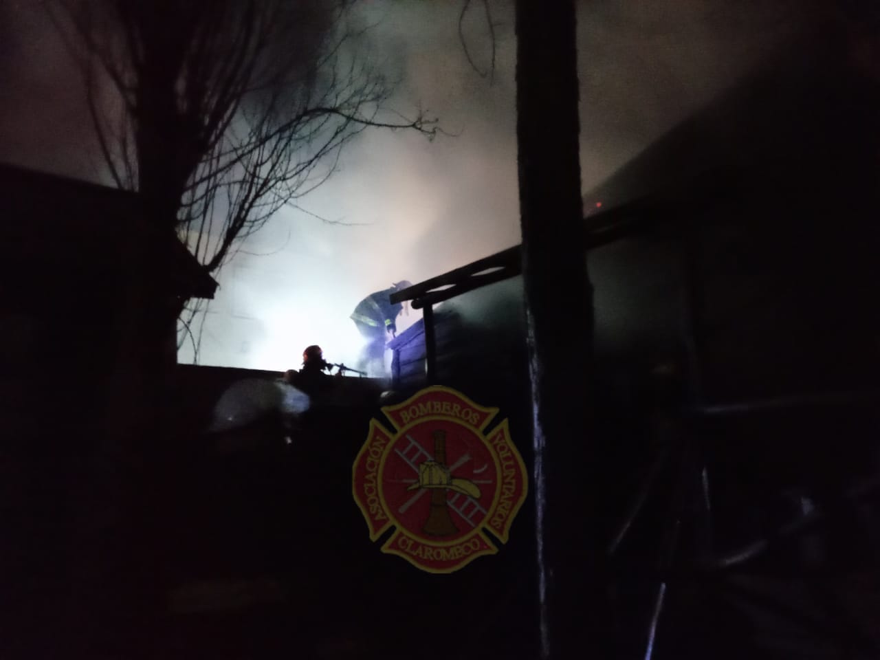 Incendio en un complejo de cabañas en calle 44 e/ 31 y 33