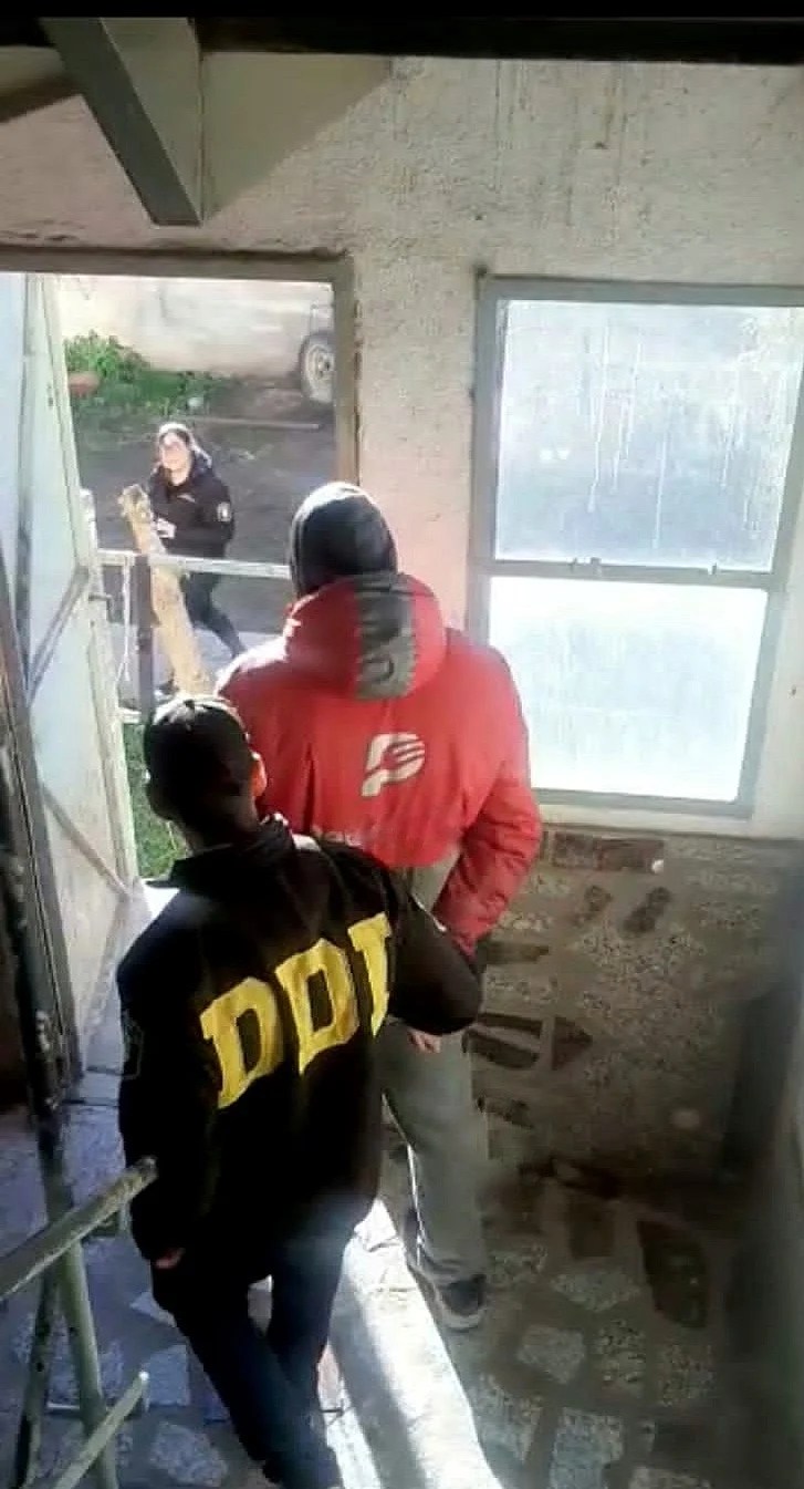 Delivery loco: Un cadete fue detenido por comercializar estupefacientes