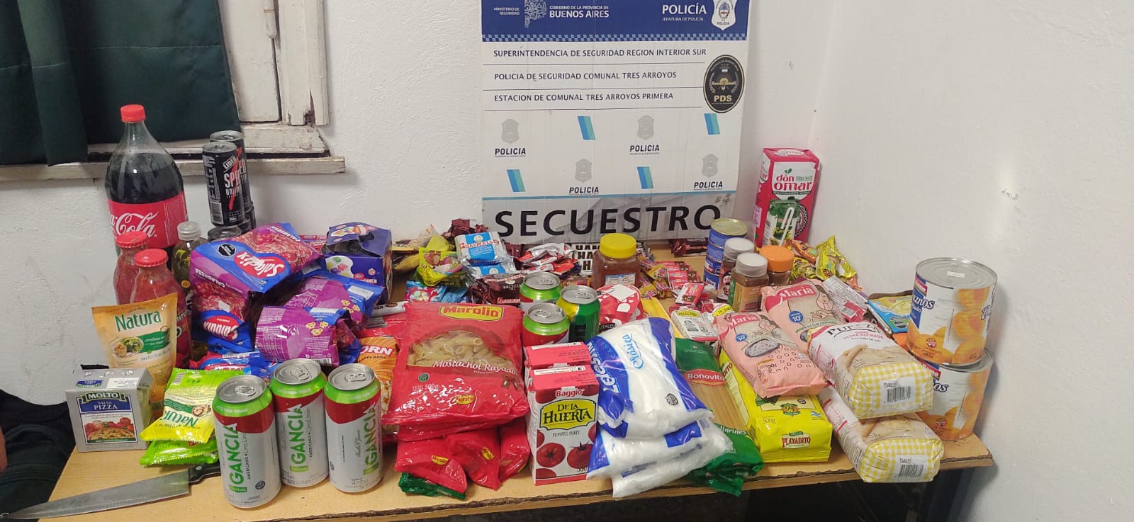Huyeron y soltaron la mercadería robada