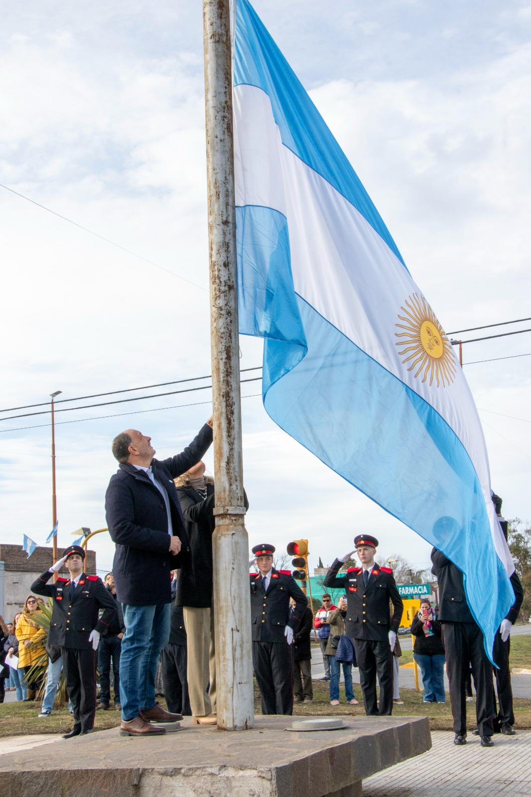 Acto oficial por el Día de la Bandera