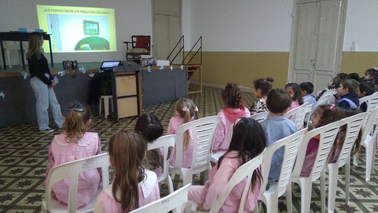 Charlas de educación y concientización ambiental