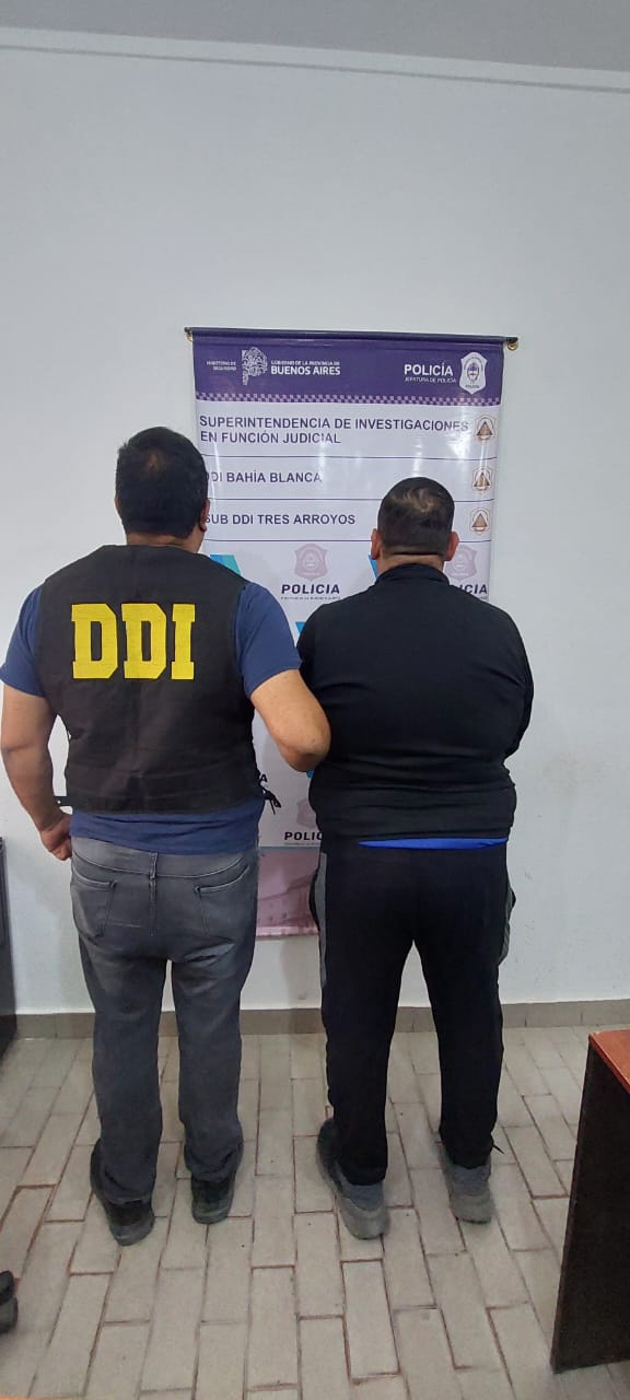 Detienen a un hombre por agresión durante un partido de fútbol femenino