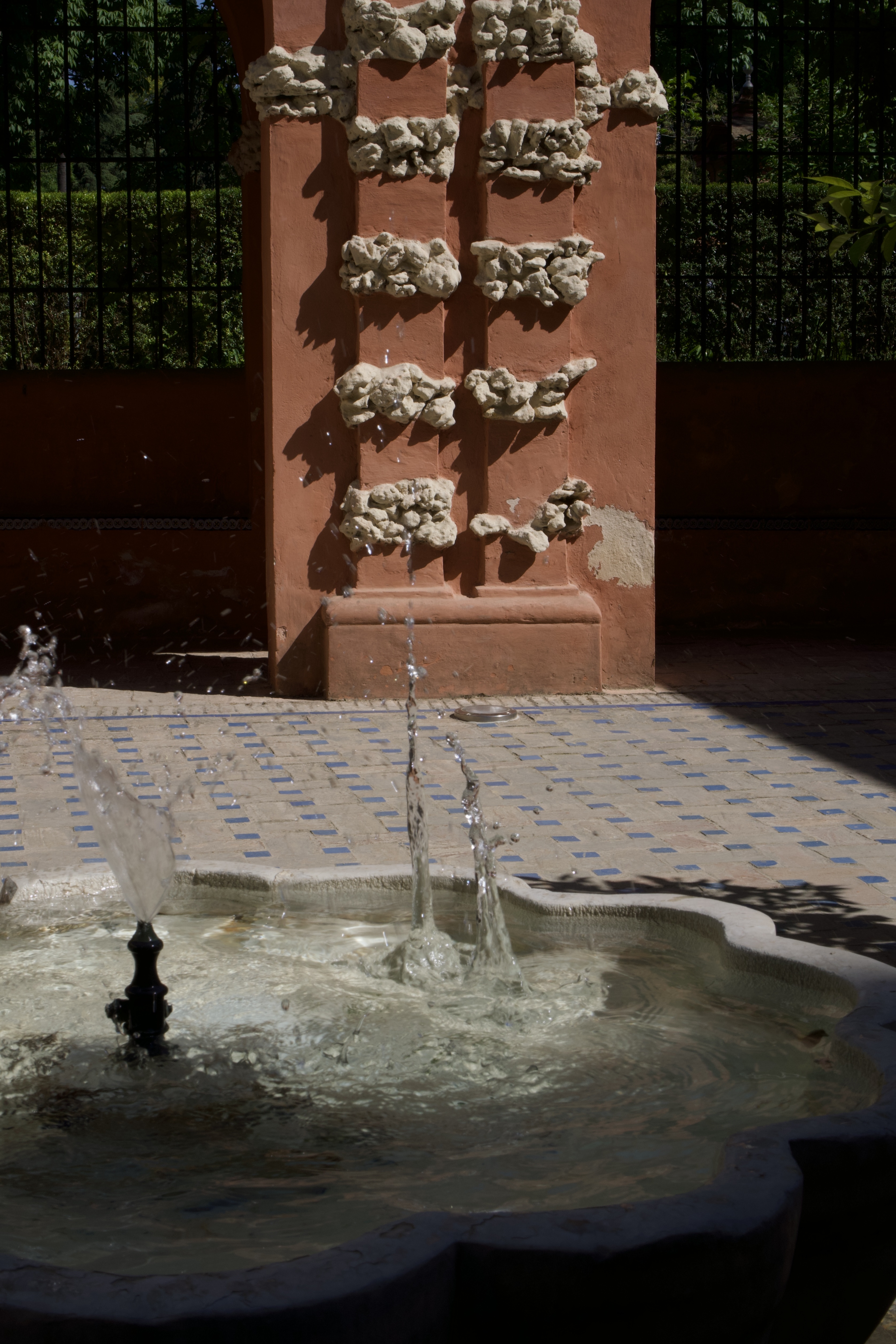 Fuente en los jardines del Alcázar de Sevilla, efecto del agua