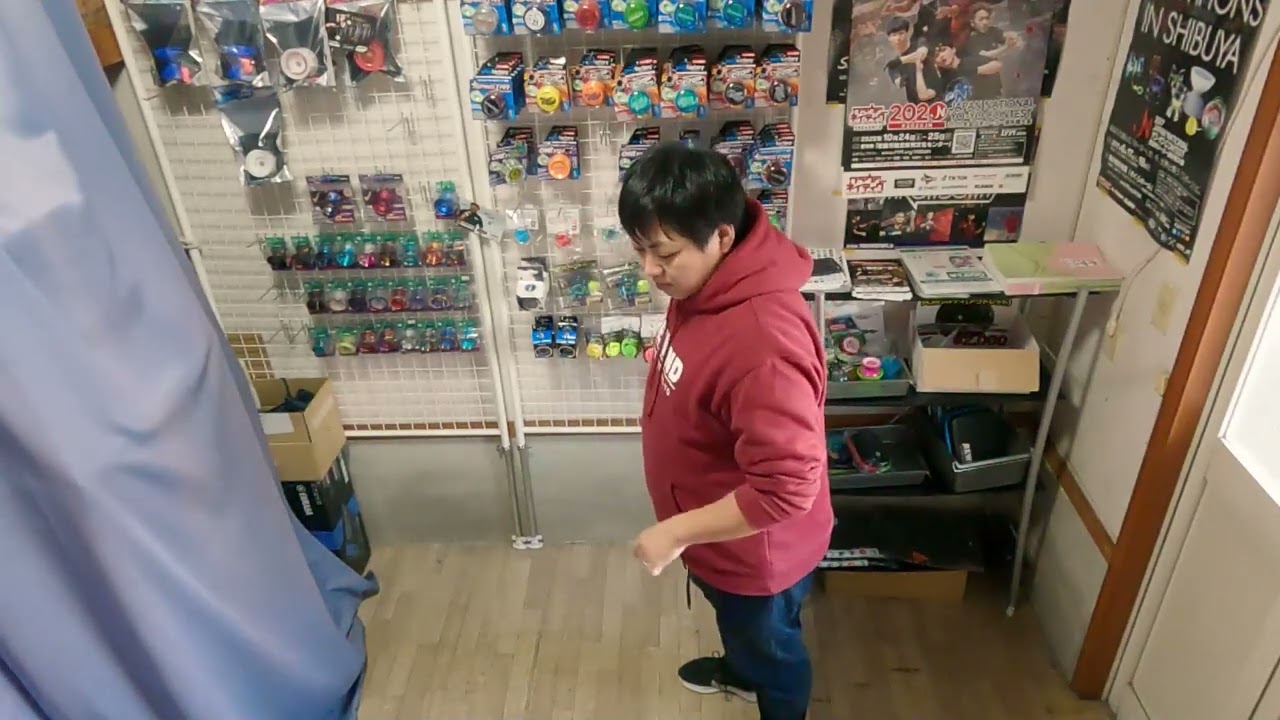 あまり(ヨ　ヨ)ページ アウトサイド・トラピーズ – Outside Trapeze | Yo-Yo Trick Database