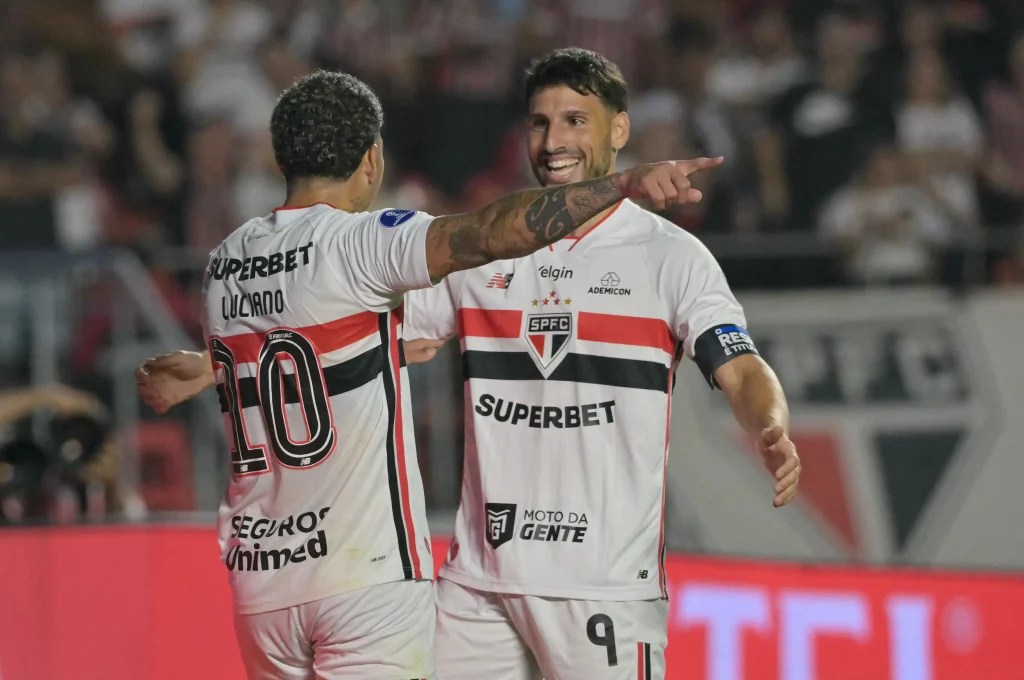 São Paulo bate Bolívar, encerra jejum e será rival do Boca na Sul-Americana