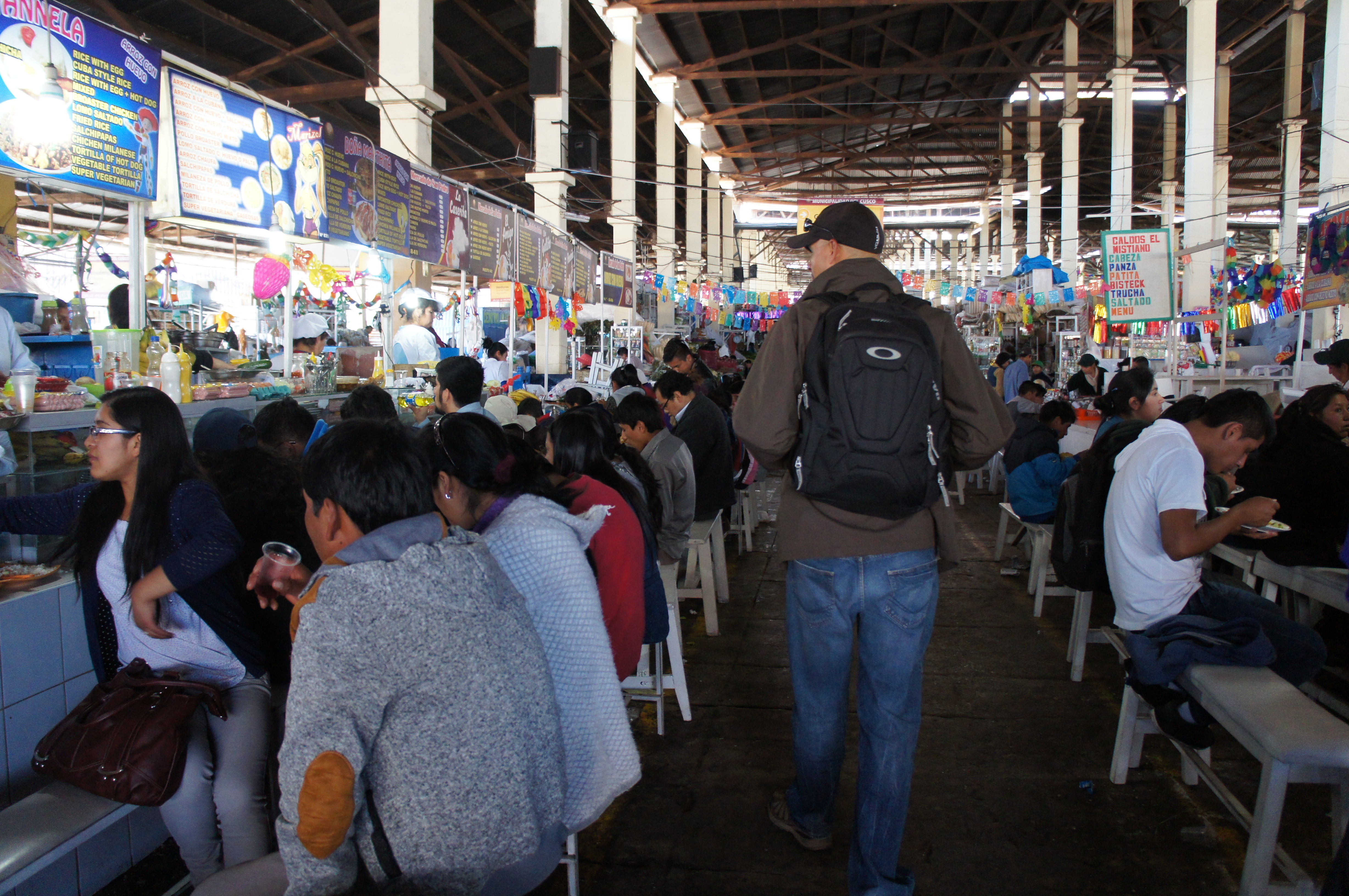 Peru equivalent of hawker center