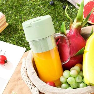 Crusher Juicer - Mug Shaped Portable Blender With Straw | Portable Blender,Juicer Portable Outdoor Juicing Cup | Home Mini Cordless Juicer - Random Color
