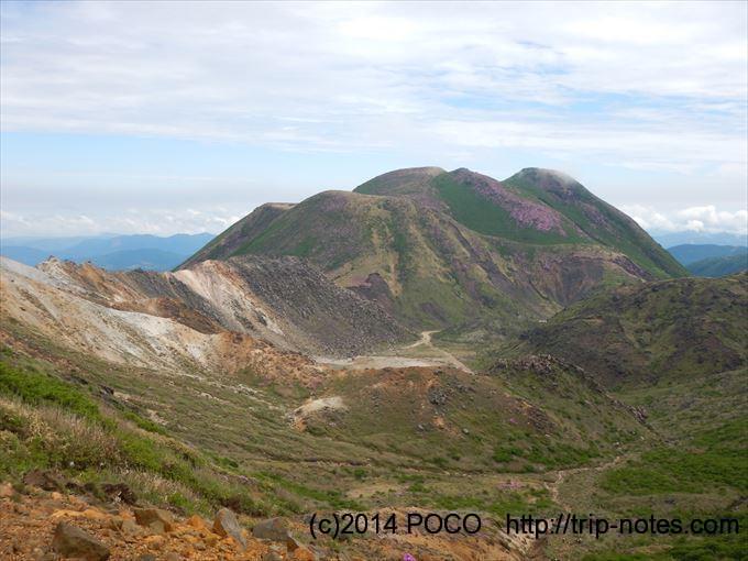 くじゅう連山2泊3日テント泊登山(2/3) ミヤマキリシマ輝く九重連山縦走