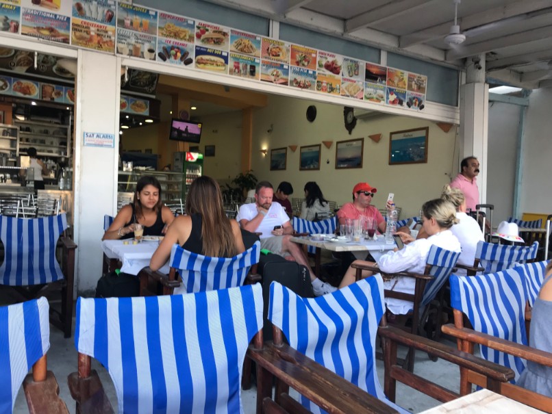 Grabbing breakfast at the port.