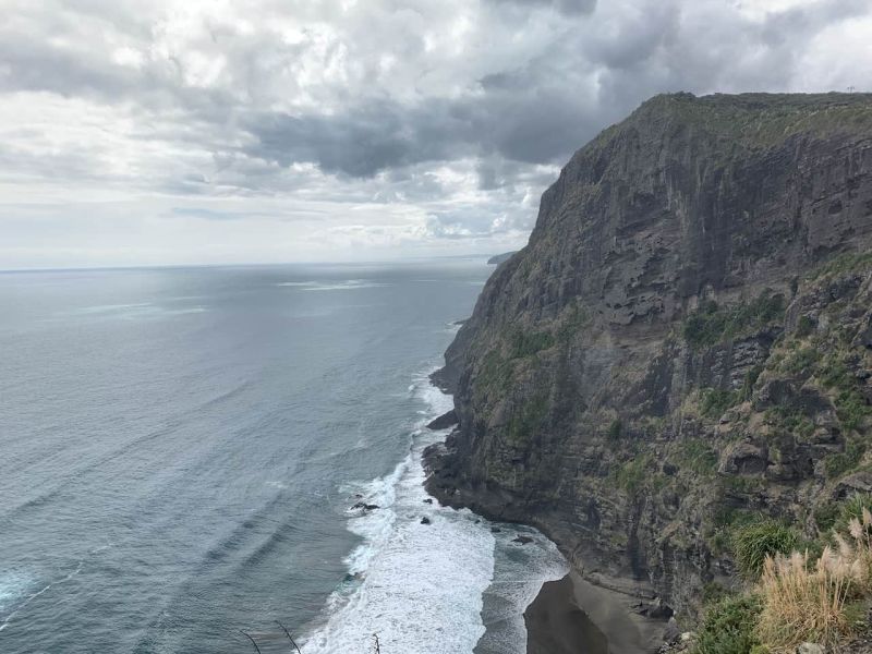 Mercer Bay Loop Riparide - Elegant 8K Dark Arts | Free Download