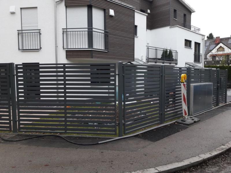 Triumph Zaunsysteme Freitragendes Schiebetore Zaunsysteme Privat Zaunsysteme Industrie