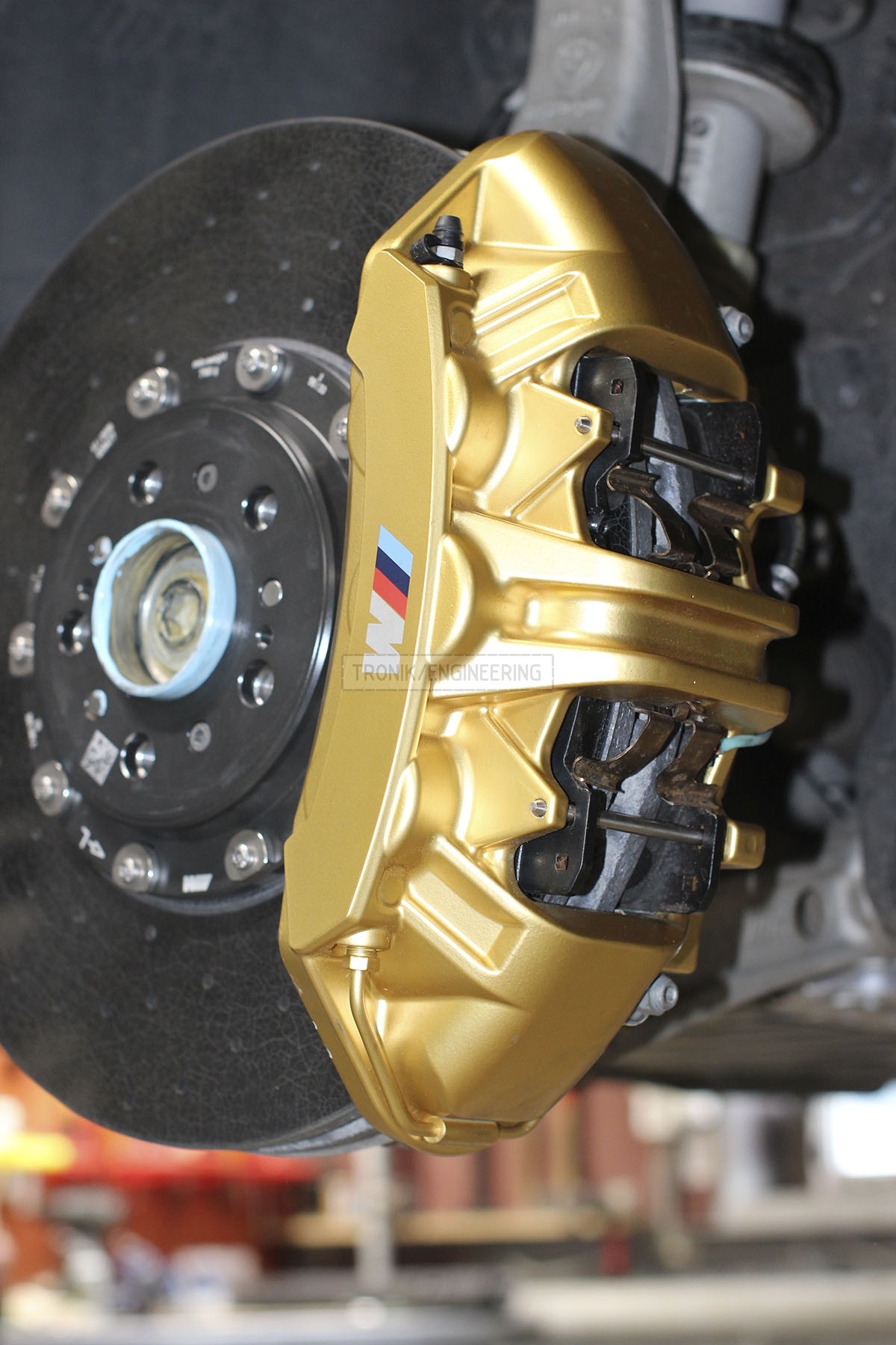 Install carbon-ceramic brakes bmw m5 f90 on front and rear