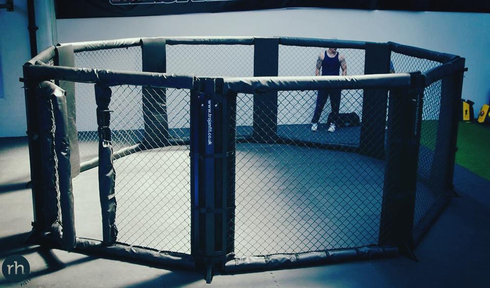 Floor Standing MMA Cage Trojanfit