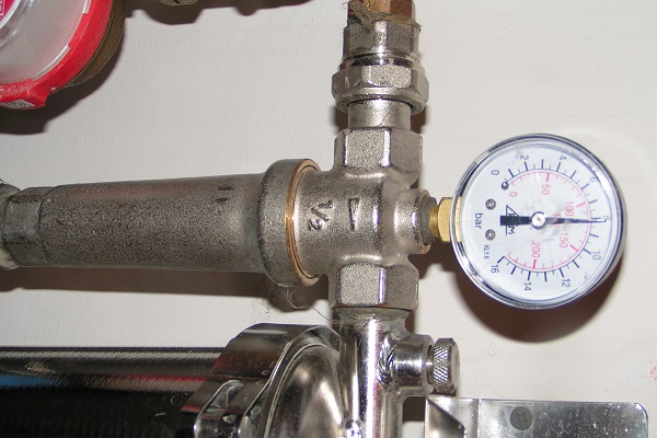 Проблема недостаточного давления в системе отопления многоквартирного дома: причины и решения