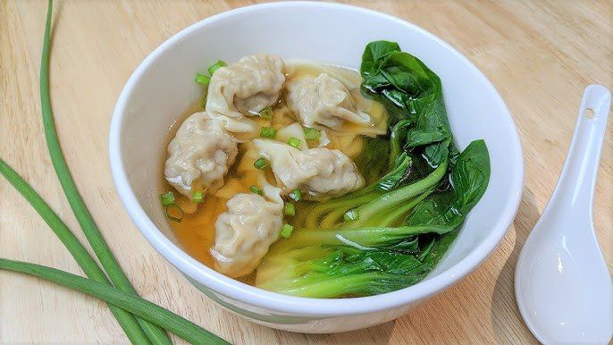 Soupe aux Raviolis / Dumpling Soup 8 pièces
