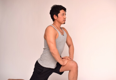 肩と同じくらい、股関節の可動域が大切【可動域を広げるストレッチ】