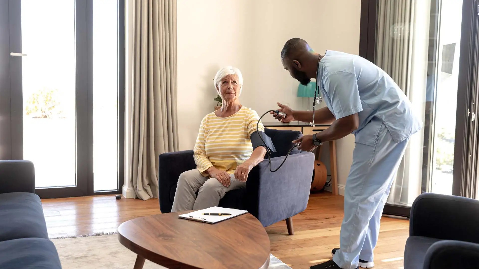 How to afford assisted living on social security (2025)