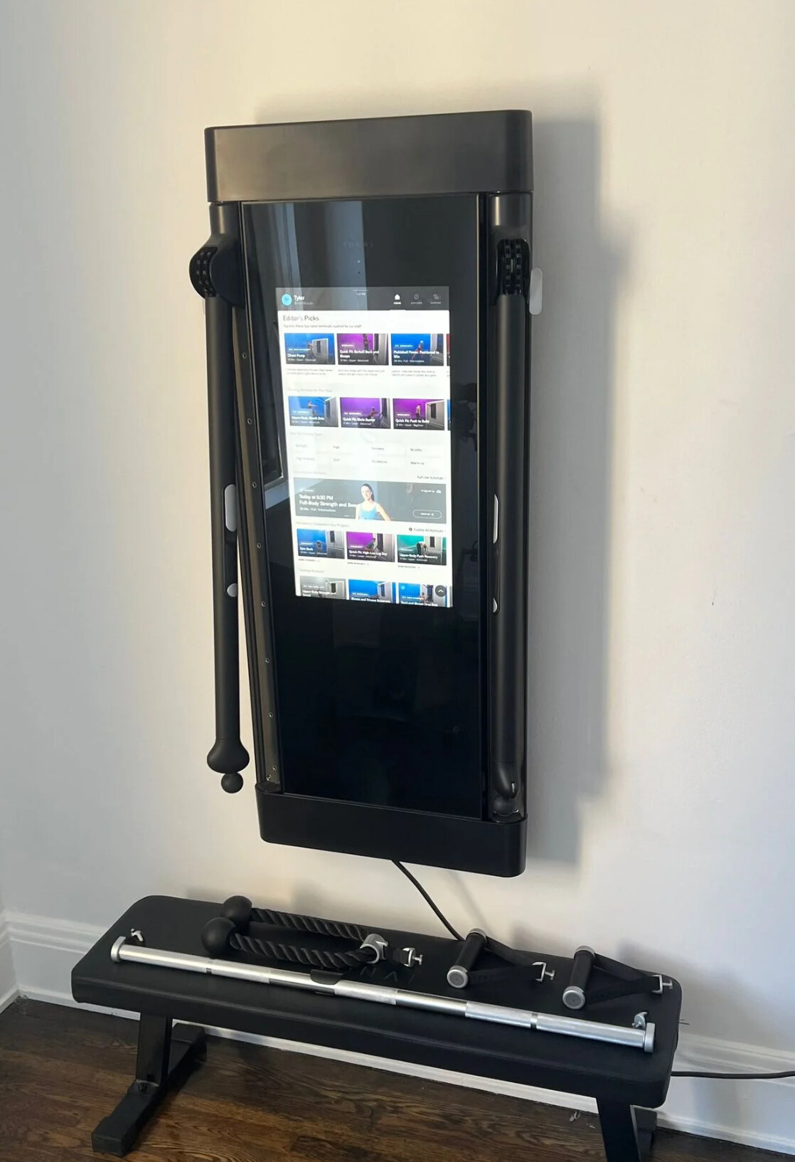 Tonal 1 Model 1 2023 Lightly Used Home Gym System – New Haven, CT