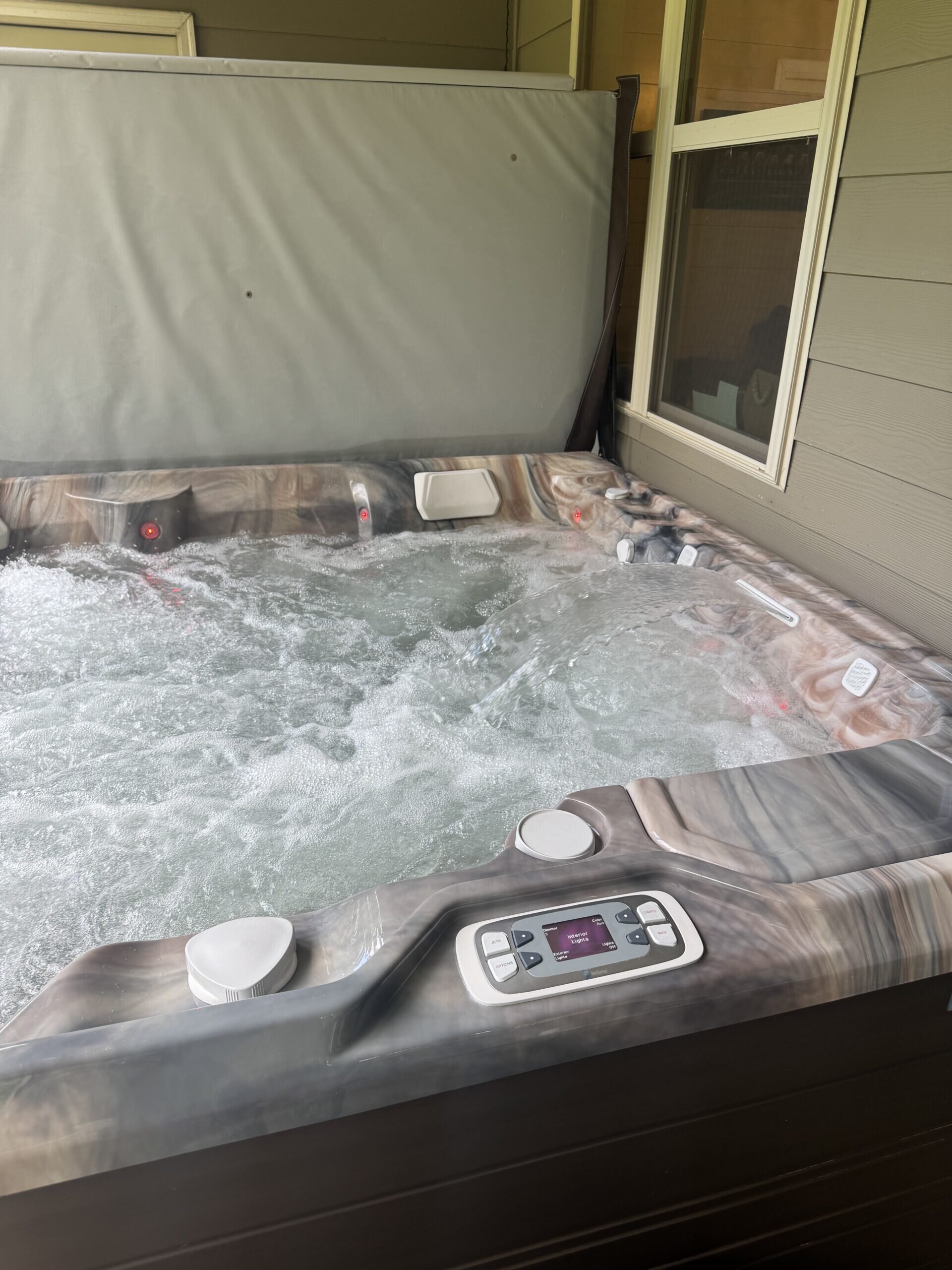 Near New Hot Spring Spas Hot Tub – Newnan, GA