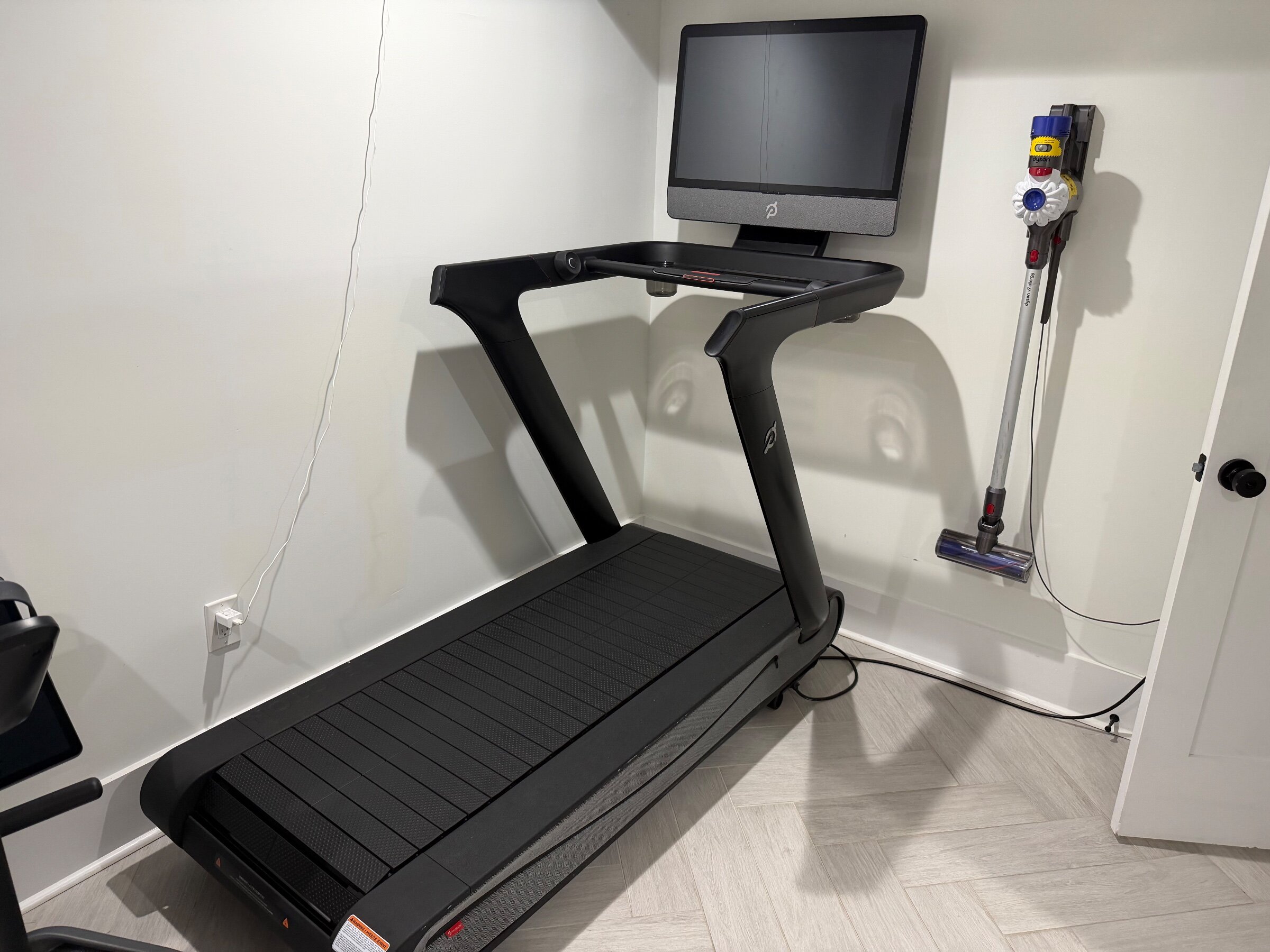 2023 Peloton Tread Plus Excellent Condition Fully Functional 50 Rides - Philadelphia, PA