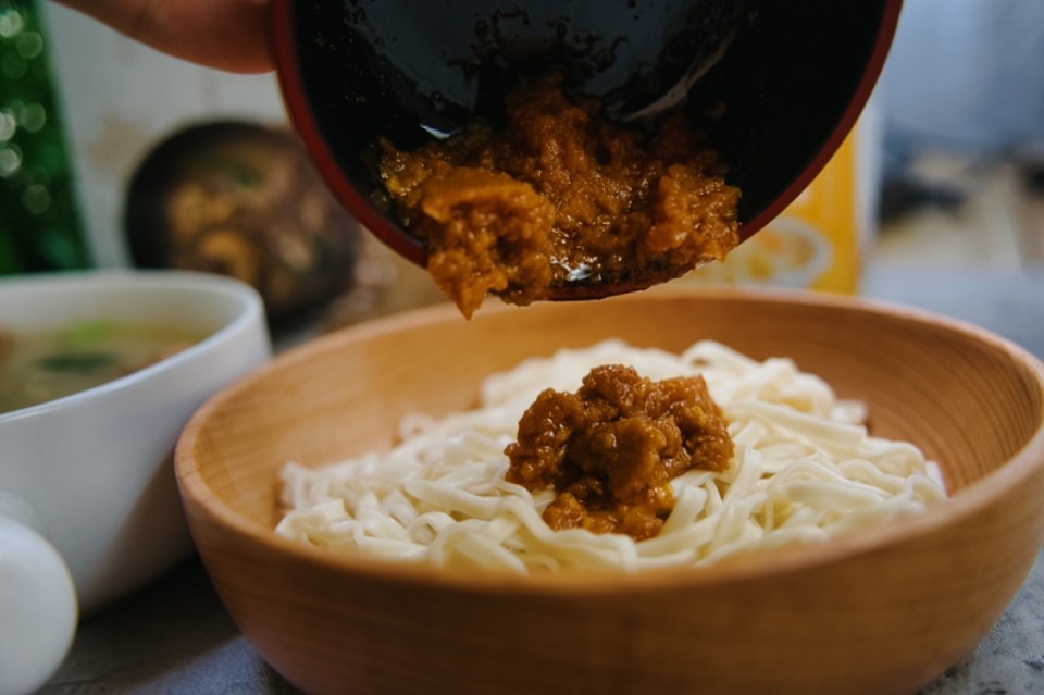 秋紅饗鹹蛋黃拌麵