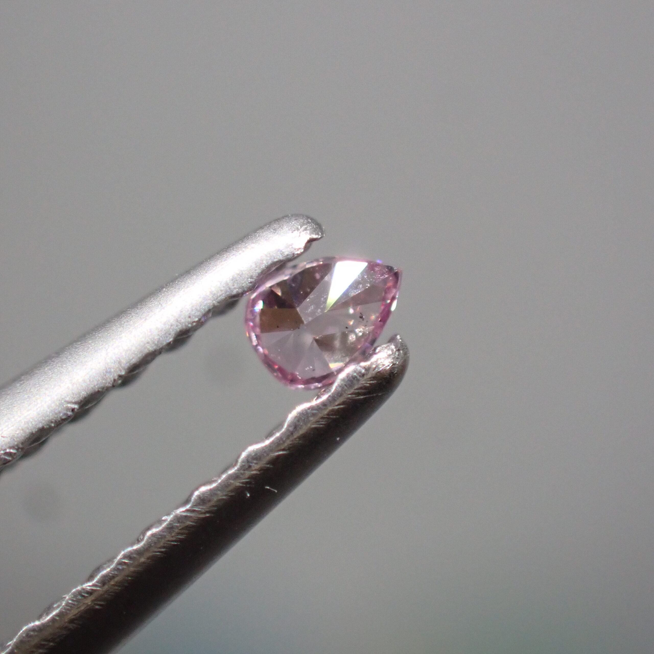 濃いピンク☆Fancy Intense Purplish Pink 0.034ct (SI-2) | 宝石つむり