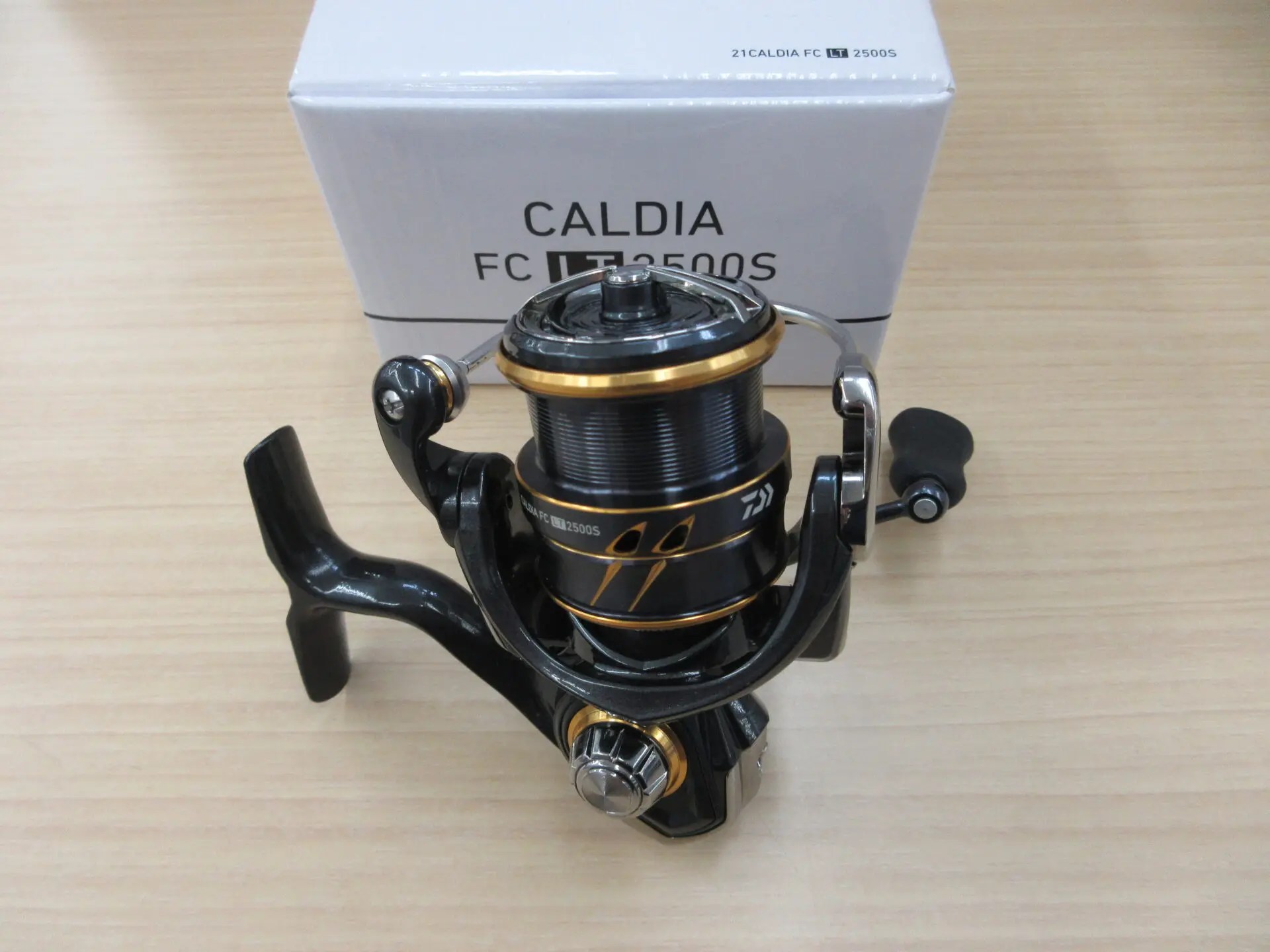 イワ 25カルディアFCLT2500S-Hを高価査定｜釣具いちばん館 相模原橋本