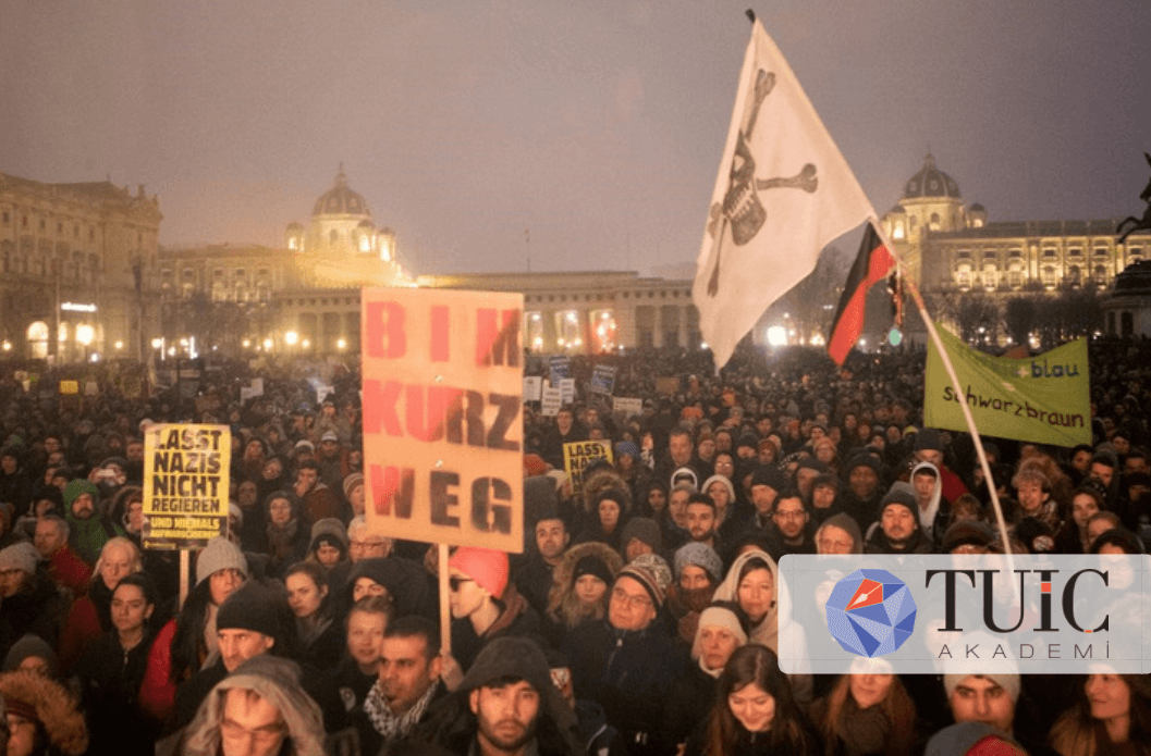 Avusturya’da Aşırı Sağ Koalisyonunu Protesto