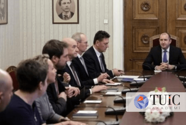 Bulgaristan Cumhurbaşkanı Radev, Ülkedeki Alman Şirketlerin Temsilcileri İle Görüştü