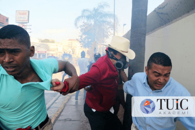 Honduras Devlet Başkanı’na Karşı Protesto