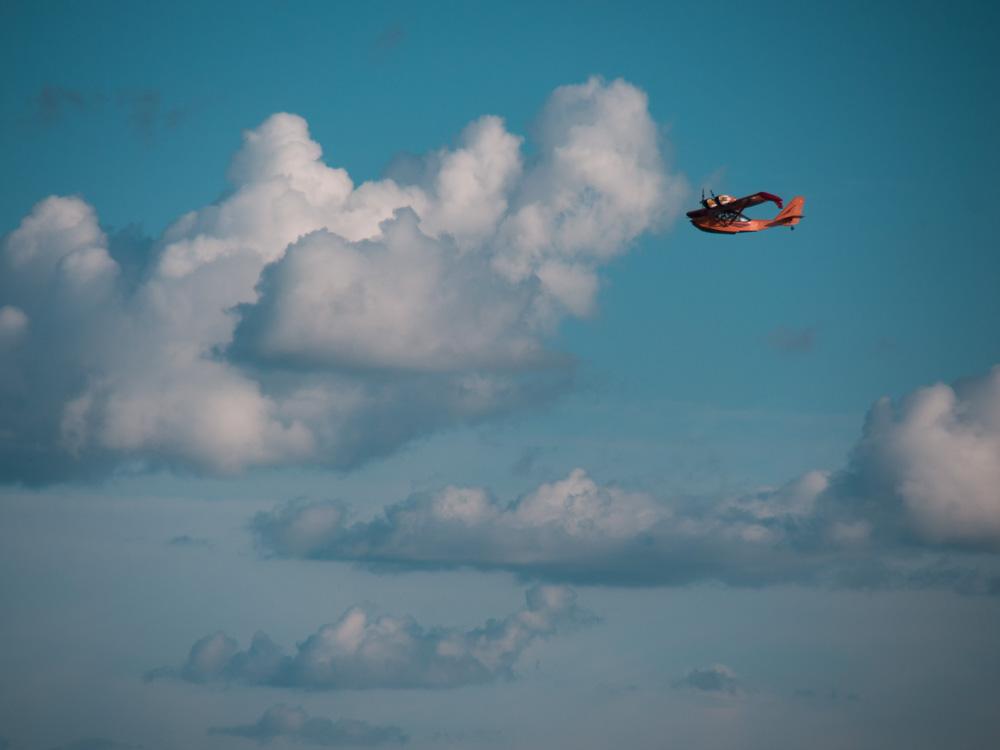 JA, genau ein Wasserflugzeug