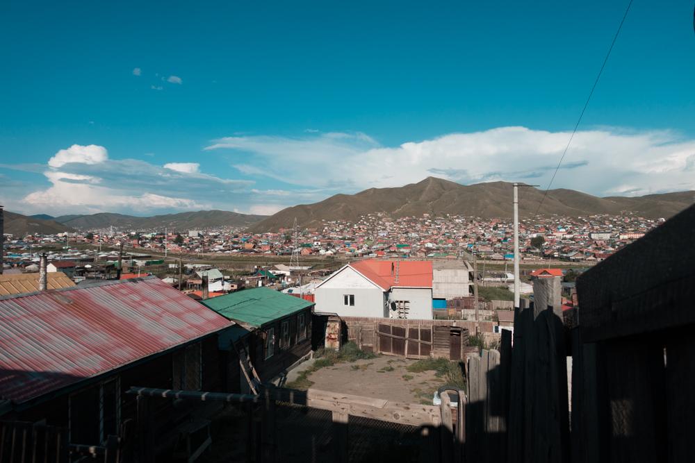 Gleich hinterm grünen Dach...