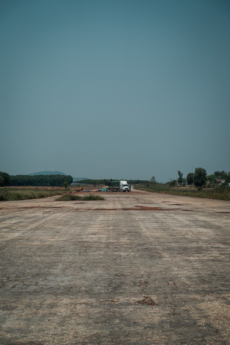 Ex-Flugplatz ist heute Trocknungsauslage/ Verladestation