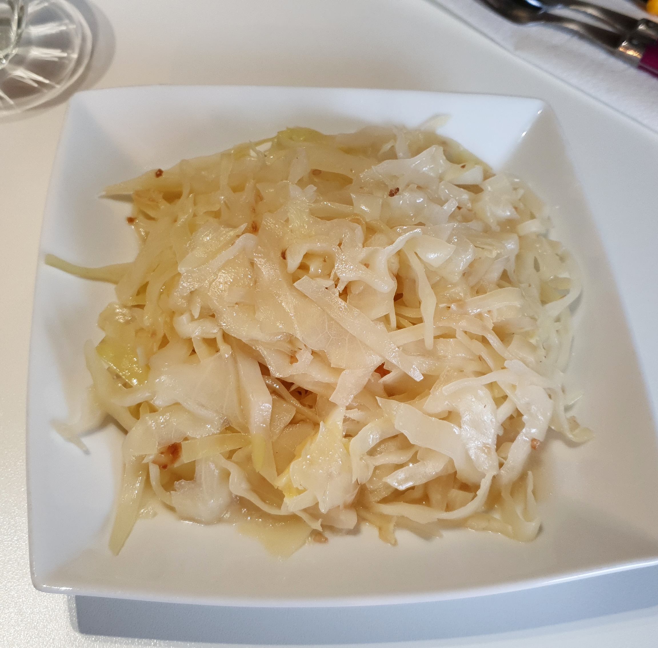 Chou sauté a l'ail