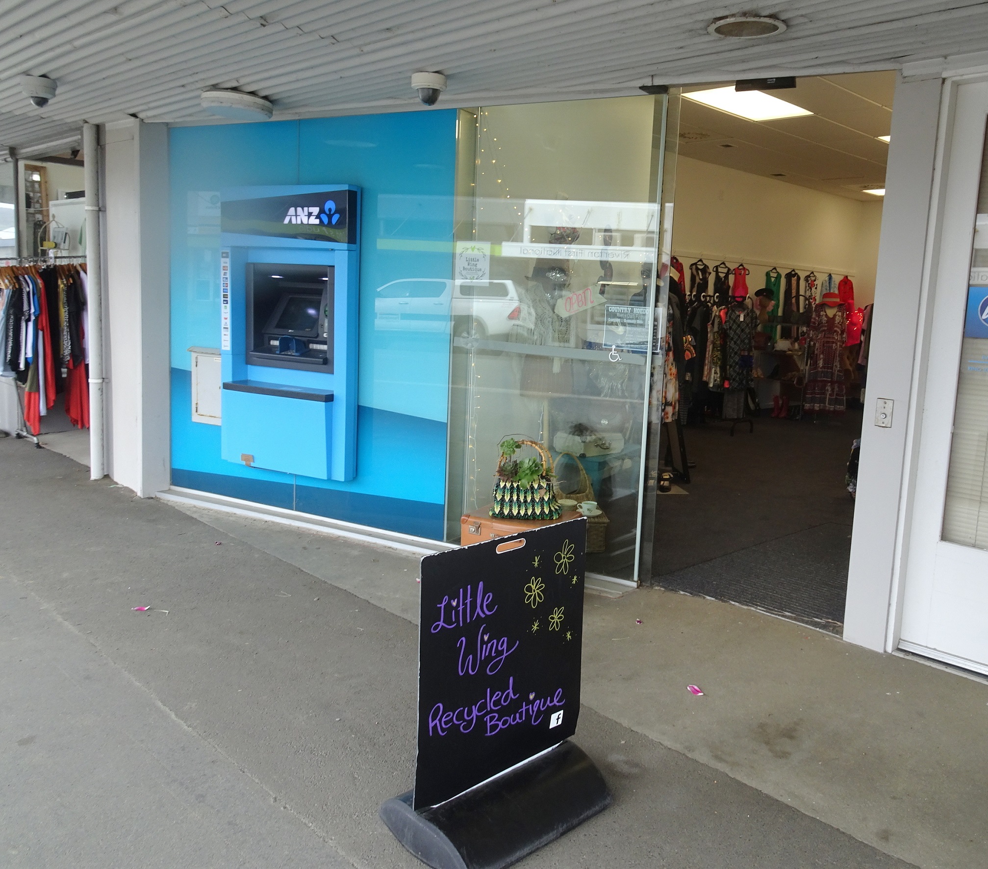 Little Wing Boutique Shop, 130 Palmerston Street, Riverton.
