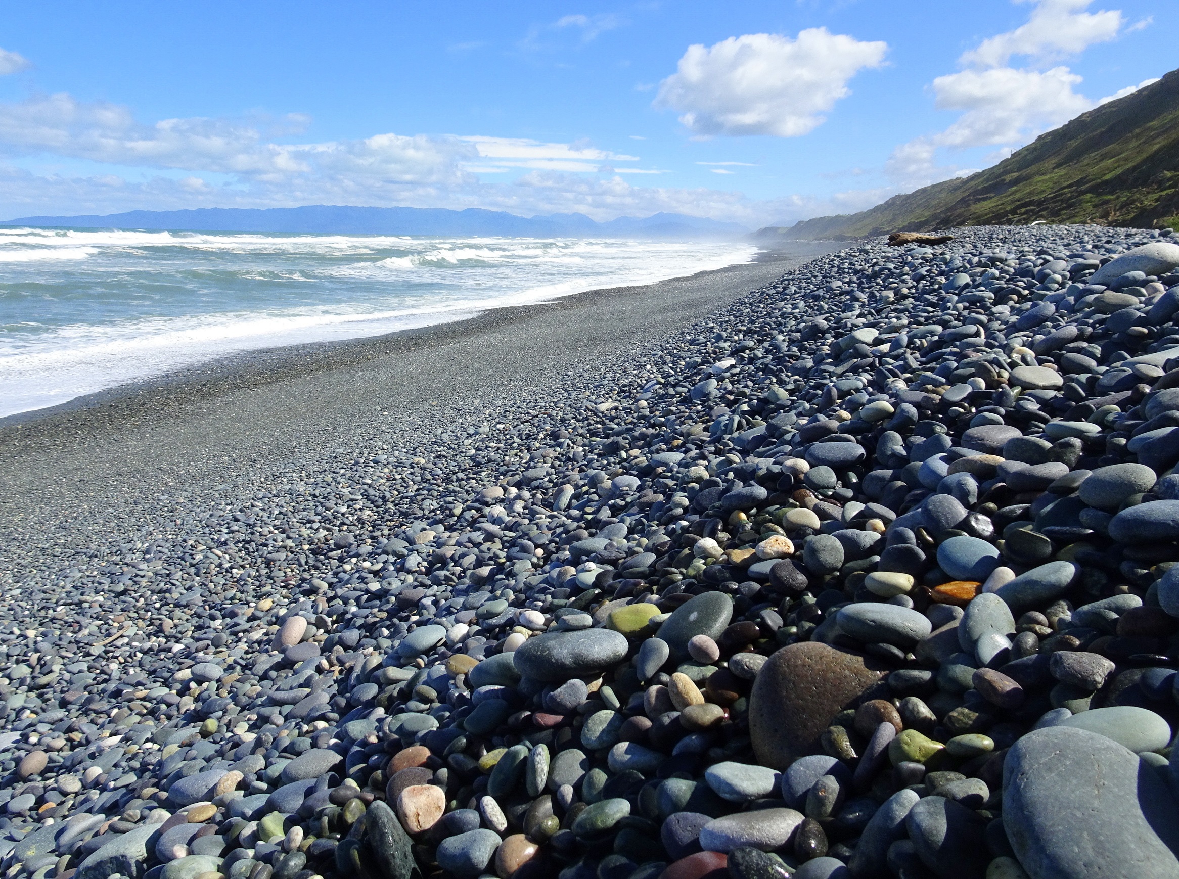 This bank of stones is about 4 to 5 metres high.
