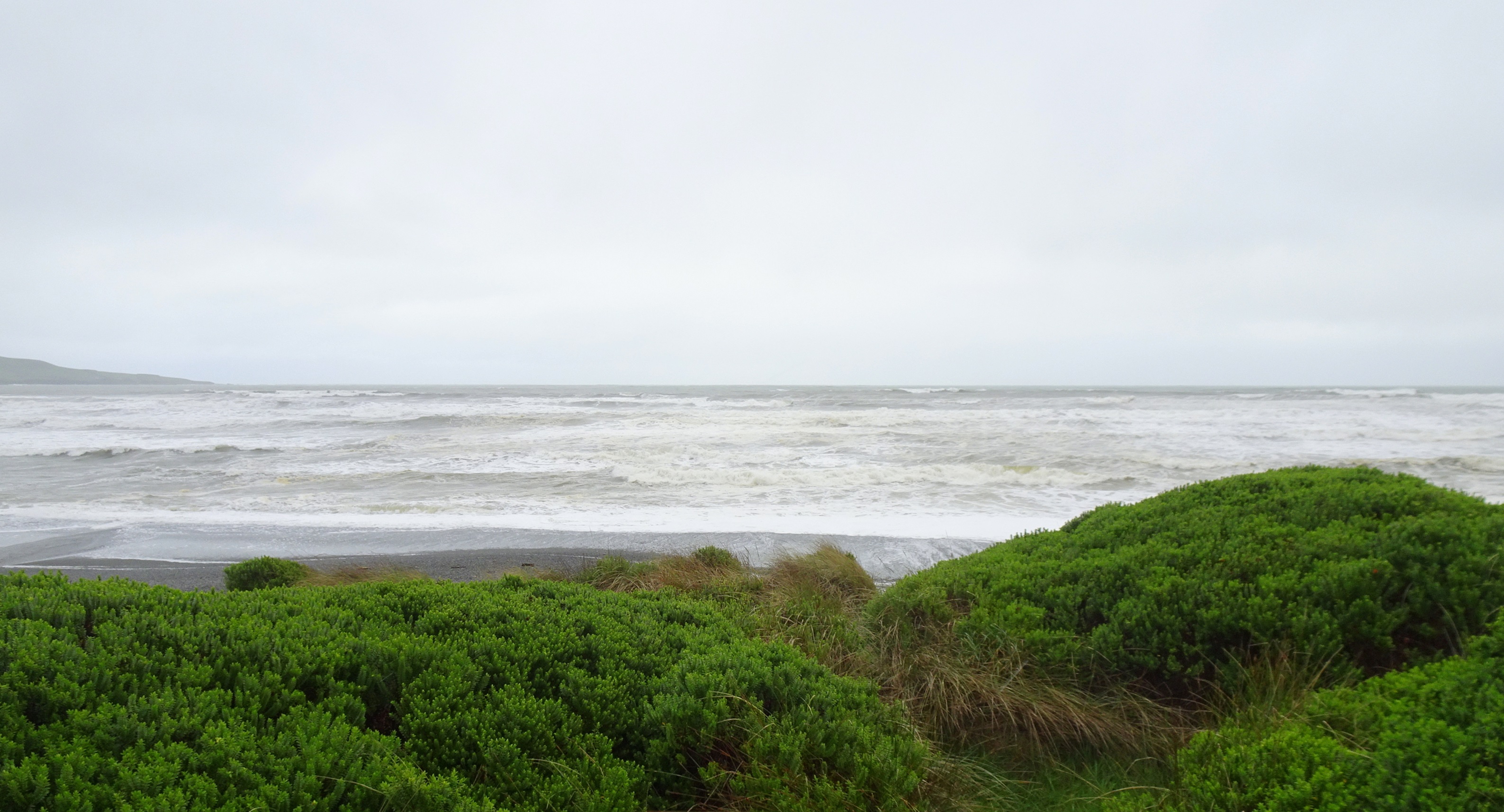 Gemstone Beach from the carpark on a bitterly cold day, looking south.