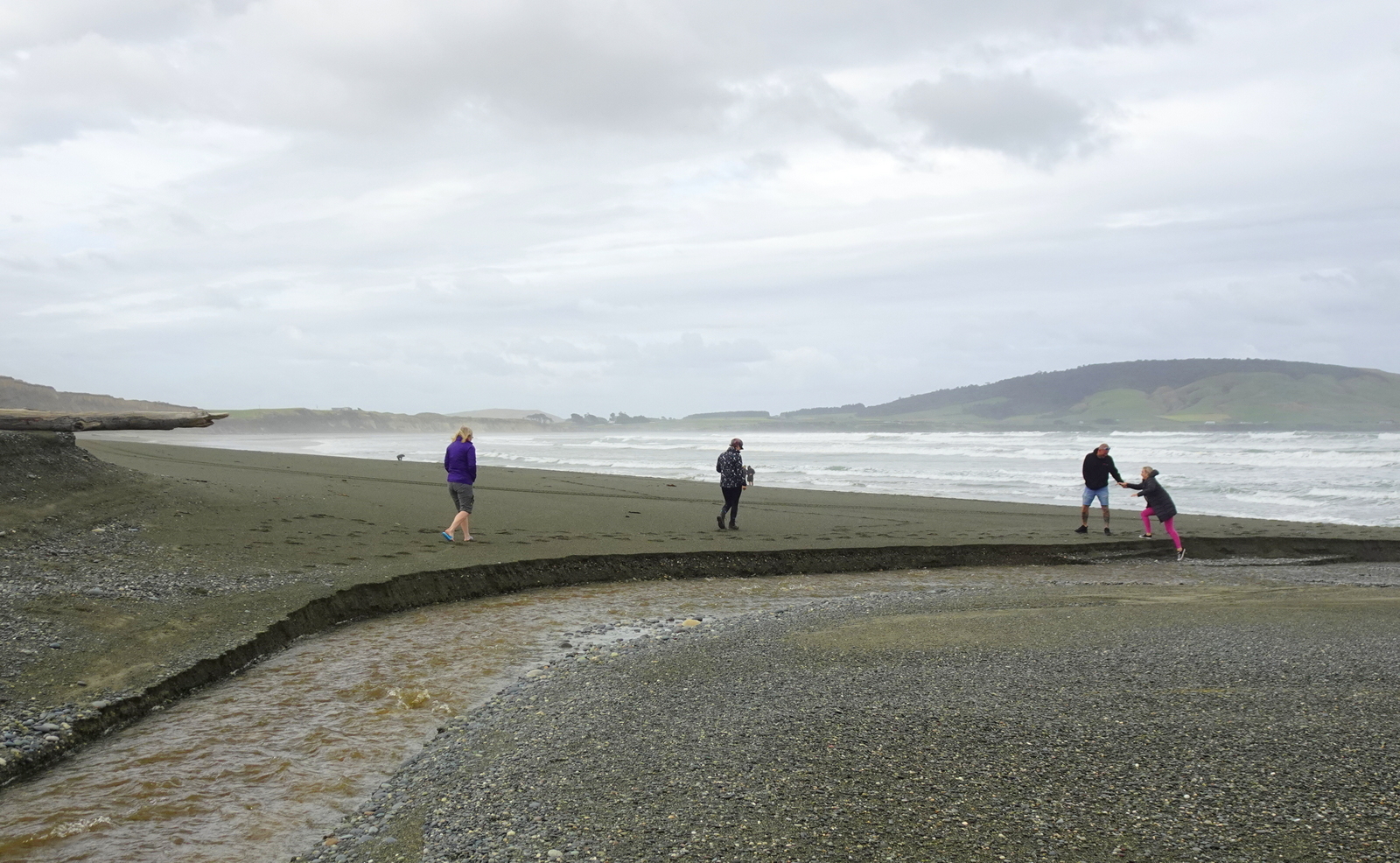 People near the Taunoa Stream.