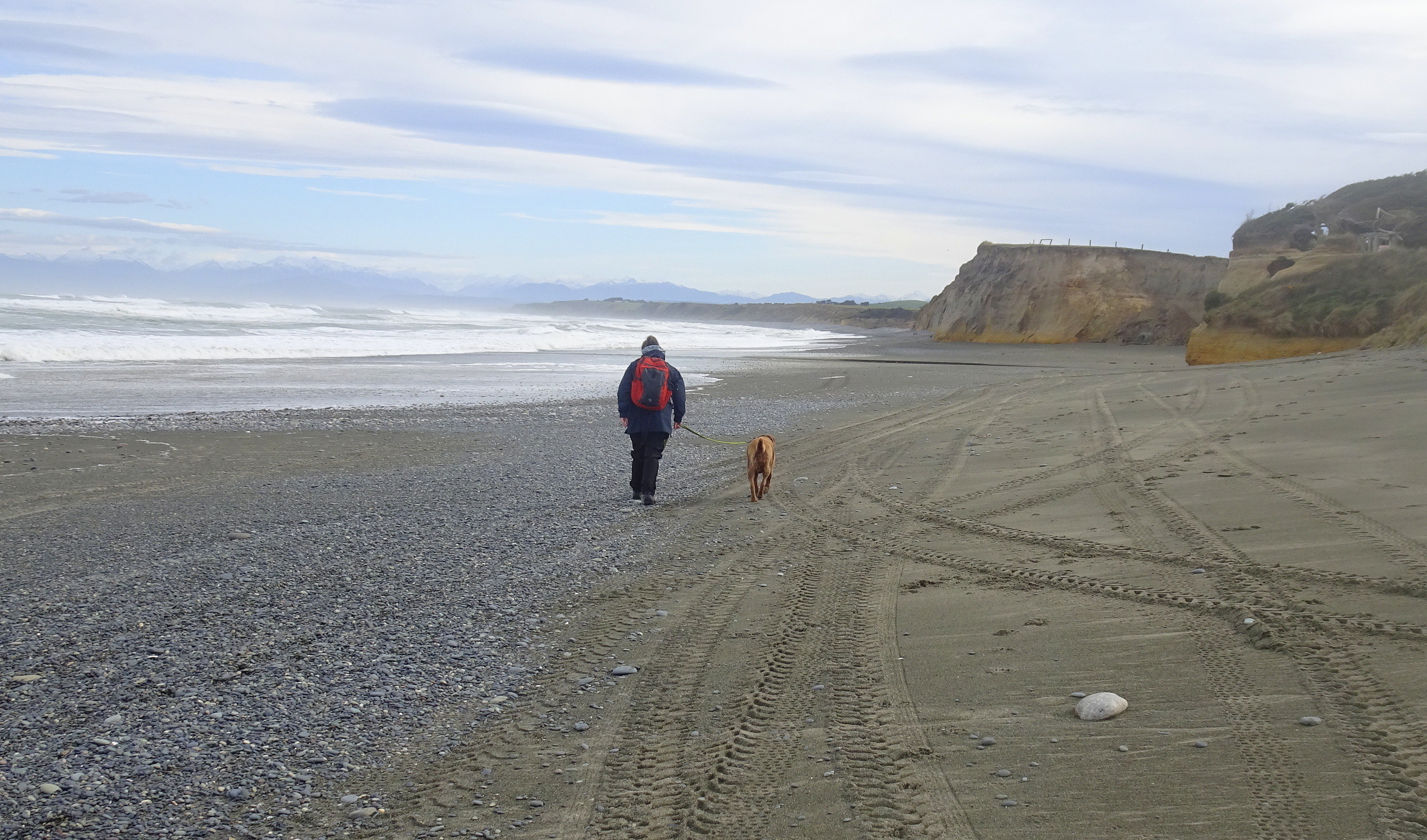 Chrissy and Ohla making their way along the beach.