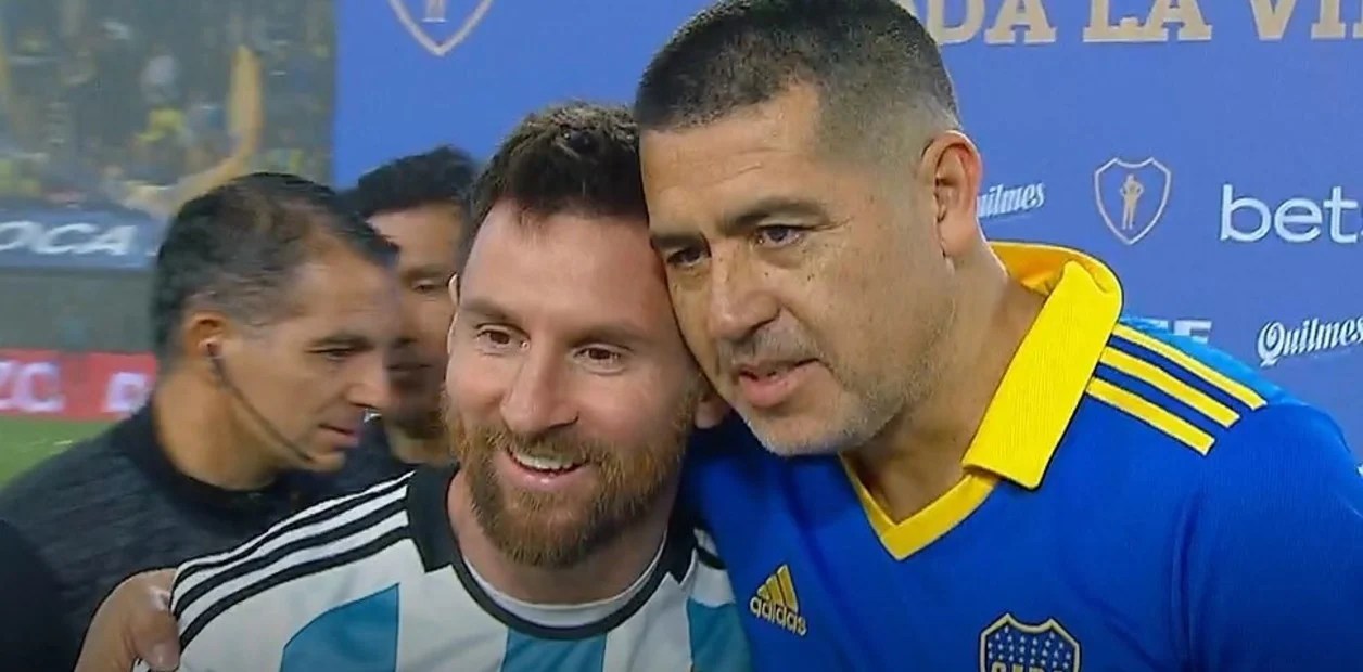 Riquelme se puso la 10 de Maradona y hubo un agradecimiento especial para Messi en su despedida