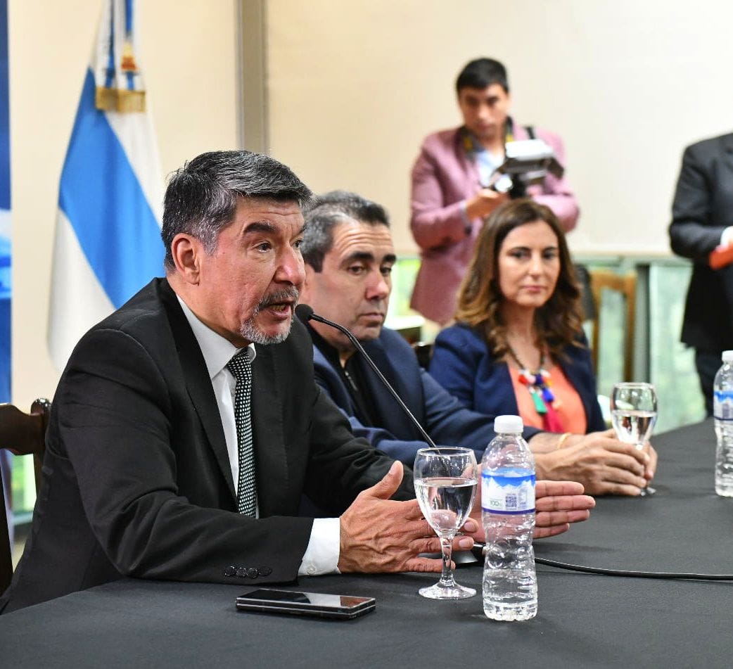 El presidente de la Legislatura, Miguel Acevedo dejó inaugurado un taller de capacitación parlamentaria