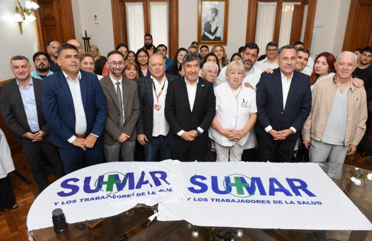 El Ejecutivo firmó un acuerdo salarial con el gremio SUMAR para trabajadores de la salud